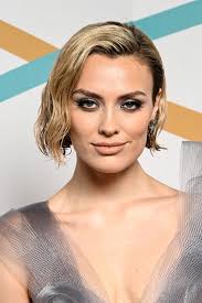 12 Makeup Red Carpet dan Gaya Rambut Terbaik di BAFTA Awards 2023