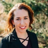 Stacey Hatch's Instagram, Twitter & Facebook