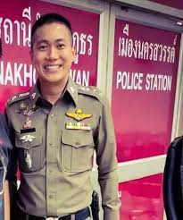 กลายเป็นประเด็นที่คนทั้งประเทศให้ความสนใจเป็นอย่างมาก สำหรับ กรณีข่าวของ ผู้กำกับโจ้ หรือ พ.ต.อ.ธิติสรรค์ อุทธนผล ผกก.สภ.เมืองนครสวรรค์ แฟน. Gg7v0vim Ndasm