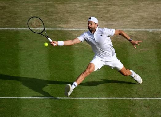Григор Димитров приключи участието си на турнира от сериите ATP 250 в  Бостад, след като отстъпи във втория кръг на действащия шампион Нуно  Боржеш. Португалецът, поставен под номер 5 в схемата, се