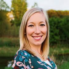 Genna Strauss's Instagram, Twitter & Facebook