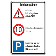 Doch das ordnungsamt bleibt streng: Betriebsgelande Stvo Gilt Geschwindigkeit 10 Km H Parken Verkehrsschilder Discounter
