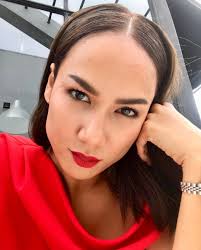 'เข็ม รุจิรา' เล่าโดนสาวใหญ่วัยใกล้ 50 ตามหึงสามี ทั้งที่ไม่เคยติดต่อกันสักครั้งเดียว ทำเอางง. 2ytk3ogghdzszm