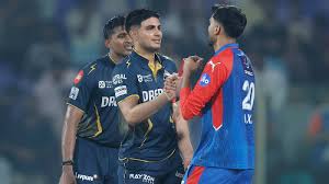 Yeri mua casi desnuda