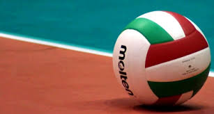 Conviene saltare da diverse parti del campo per esercitarsi. Costruzione Campi Da Pallavolo