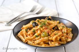 Caserecce Al Sugo Di Tonno Capperi E Olive Receta Recetas De Pastas Tipos De Pasta Pasta