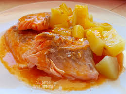 Dovrete aggiungere le patate in pezzi all'interno del boccale, aggiungere poi il latte, sale, burro e formaggio. Salmone A Varoma Con Patate E Salsa Ai Pomodori Ciliegino