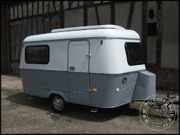 Bi Ton Sur Une Eriba Termine Caravane Eriba Caravanes De Camping Caravane Vintage