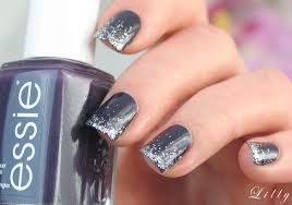 ✨wir lassen deine nägel strahlen✨ 250 farben + 100 glitzer farben + 100 verschiedene glitzer steine + 100 verschiedene designs warten nur auf dich! Glitzer French Nails Nageldesign Fur Weihachten Mit Glitzer Nagel