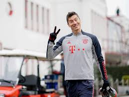 To ogromny zaszczyt reprezentować nasz kraj i pomagać w rozwoju polskiego sportu🇵🇱 gratuluję pozostałym. Lewandowski Heads Fifa Best Player Of The Year Along With Lionel Messi And Cristiano Ronaldo Football Gulf News