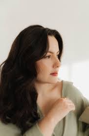 Carol Sena's Instagram, Twitter & Facebook