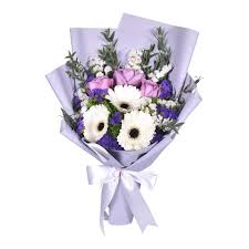 Looking wedding anniversary flowers ideas for men/women? Wedding Anniversary Flowers Singapore Same Day Free Delivery