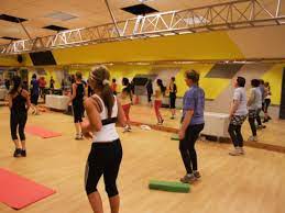 Módszertana nemcsak támogatja és egységesíti a modernkori tanítási szisztémákat, hanem feltárva az akadályozó tényezőket a helytelenül rögzült. Sport11 Uszoda Fitadvisor