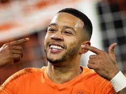 Go for short sides and volume on top like andreas pereira. Man Utd Fans Hijack Memphis Depay S Instagram Post With Transfer Target Irish Mirror Online