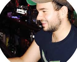 Derek Riker's Instagram, Twitter & Facebook