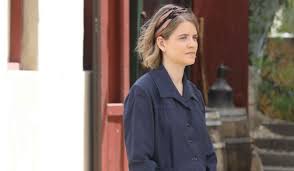 Χρησιμοποιώντας αυτό τον ιστότοπο, συμφωνείτε στους πολιτική. Danah Mixalakh Olh H Alh8eia Gia Ton Gamo Sth Syro Kai Thn Egkymosynh Ourlife Gr