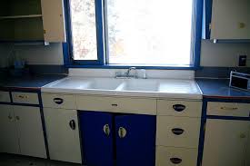 According to the website colorhunt, the color combinations below have received over 90,000+ likes! Inspiring Blue Kitchen Ideas To Renovate Your Kitchen Livinghours