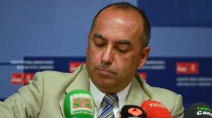 Prospera la moción de censura contra el alcalde de La Victoria entre  insultos y reproches