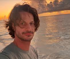 Ryan Kohn (@ryankohneco) · Instagram photos and Reels