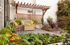 If you're not sure what to do, start with these 15 once you have your deck built and in place, why not spruce it up with plants? 18 Deck Privacy Ideas For A Perfectly Secluded Outdoor Retreat Better Homes Gardens