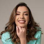 Amanda Dux's Instagram, Twitter & Facebook