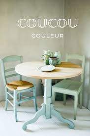 Dieser Tisch Und Stuhl Wurde In Der Okologischen Kreidefarbe Flair Von Coucou Couleur Gestrichen Tisch Und Stuhle Alte Stuhle Streichen Holzmobel Neu Streichen