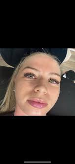 Can someone edit this hanging lash for me?