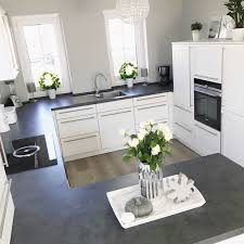 Harpreet Instagram Wohn Emotion Landhaus Kuche Kitchen Modern Grau Weiss Grey White Grau Grey Instagram Kitchen Ku In 2020 Haus Kuchen Moderne Kuche Wohnung Kuche