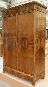 View sold price and similar items: Antiker Biedermeier Schrank Nussbaum Massiv Um 1830 Nr 356