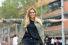 Participante de la agencia batalla de modelos. Egresada Del Colegio Upb En La Agencia Batalla De Modelos Colegio De La Upb