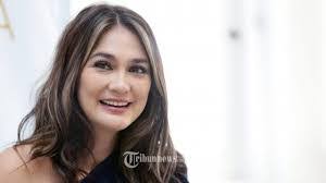 Mandi Luna's Instagram, Twitter & Facebook