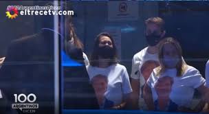 Examen 20 enero 2015, preguntas y respuestas. Dario Barassi Se Enojo Con La Produccion Y Rompio Una Remera Que Le Regalaron Diario La Provincia Sj
