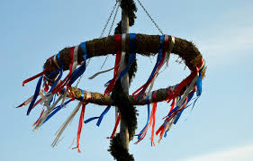 Vyzkoušejte si, co víte o samotném máchovi, jeho máji i o lásce. Prvni Maj Lasky Cas Jak Se Slavi V Ruznych Koutech Evropy Informuji Cz