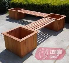 Uzun Omru Ve Dogal Olmasi Nedeni Ile Cok Tercih Edilen Ahsap Saksi Kullanilan Mekana Ve Ortama Sik Ve Sade Bir Hava Katmak Saksi Bahce Tasarim Fikirleri Bitki