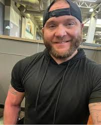 Jennifer Shroyer's Instagram, Twitter & Facebook