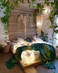 Kamar tidur yang nyaman dan menarik merupakan keinginan semua orang. 9 Dekor Kamar Bertema Hutan Chill Banget Serasa Punya Resort Pribadi