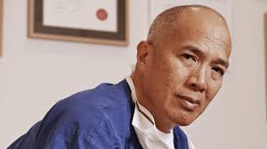 19 neurosurgeons rush to defend Dr Charlie Teo