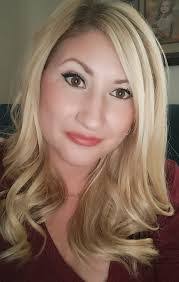 Melanie Diamond's Instagram, Twitter & Facebook