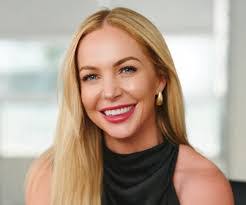 Cara Wells's Instagram, Twitter & Facebook