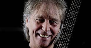 Harry sacksioni (born october 23, 1950) is a dutch classical composer and guitar virtuoso. Harry Sacksioni In Het Concertgebouw Staan Geen Minkukels Uit Met Gelderlander Nl