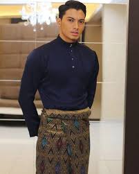 Sekiranya satu warna dan design terdapat dalam berbagai saiz, gambar yang dipaparkan biasanya. Koleksi Fesyen Aidilfitri 2017 Baju Melayu Keluaran Eddy Mohaiz Menepati Trend Masa Kini Syazwan Rahman