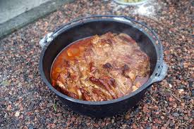 Manneressen Schichtfleisch Aus Dutch Oven Oder Slowcooker Langsam Kocht Besser Rezept Biergulasch Schichtfleisch Fleisch Gerichte