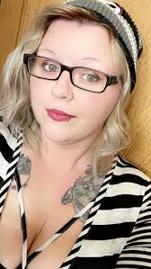 I'm Kourtney! Single mom of five. 19,16,12,11, and 6!👋🏼