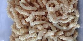 Nah, ada yang tahu kenapa diberi nama ini? Cara Membuat Kue Akar Kelapa Yang Gurih Dan Renyah