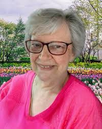 Bette Fox's Instagram, Twitter & Facebook