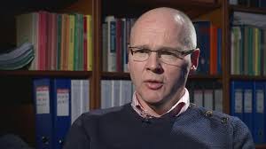 Nýútbúgvin í ALS krevja lógarbroyting