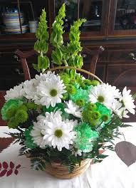 Patrick's day floral centerpiece | collections etc. Leprechaun Hat Centerpiece St Patrick S Day Diy Table Decoration
