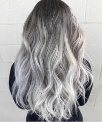 Ombre Look Dunkle Ansatze Grau Haarfarbe Haarpflege Haare Silber Farben Haartrends Grau Haarfarbe Grey H Graues Ombre Haar Ombre Haare Bunt Ombre Haare