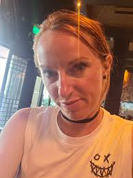 Still single… any recommendations? 😉💌"**