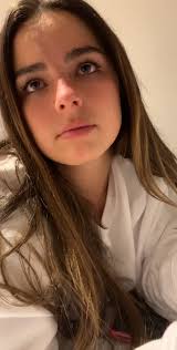 Sidney Ohne Hose Mit Corinna Kopf